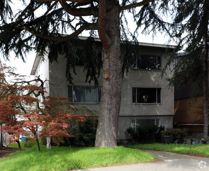 1435 W 11th Ave, Vancouver, BC à vendre - Photo de l’immeuble – Image 2 sur 2