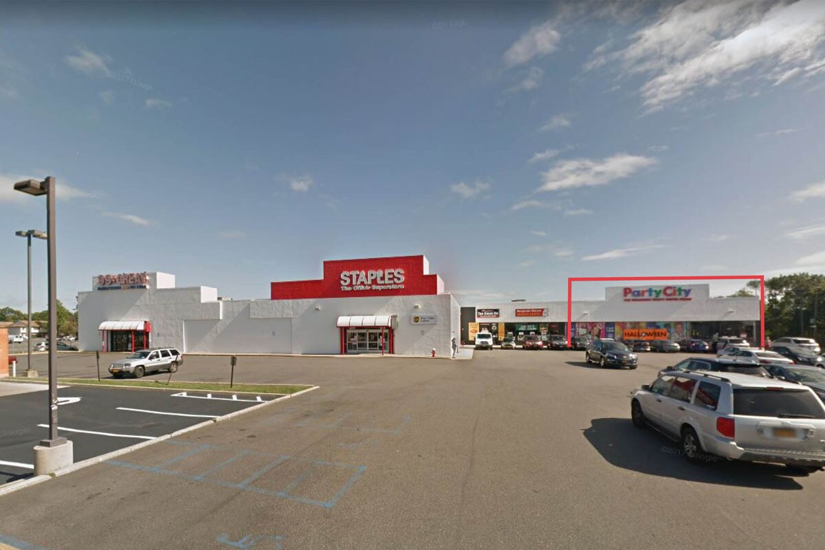 1239-1241 Deer Park Ave, North Babylon, NY à louer Photo de l’immeuble– Image 1 sur 2
