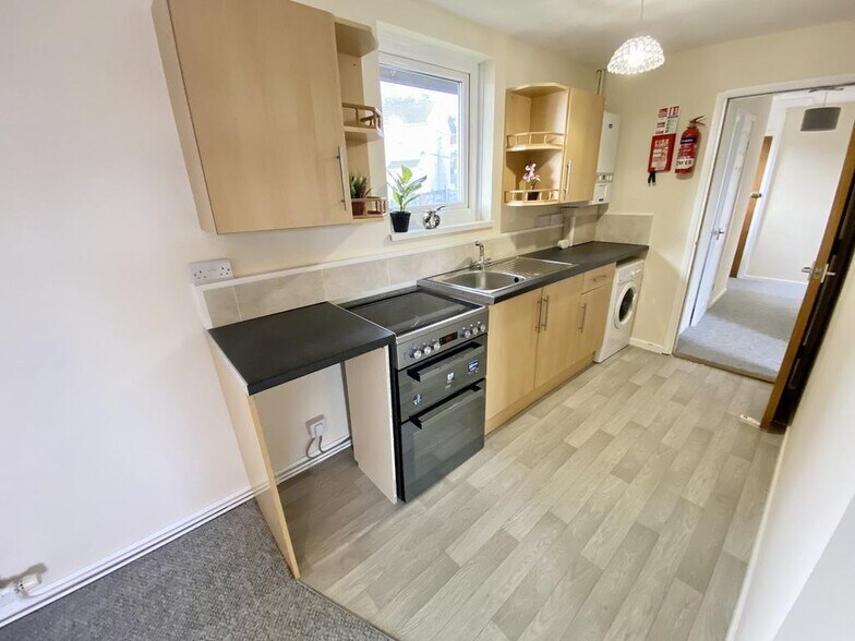 63 Chemical Rd, Swansea à vendre - Photo de l’immeuble – Image 3 sur 28