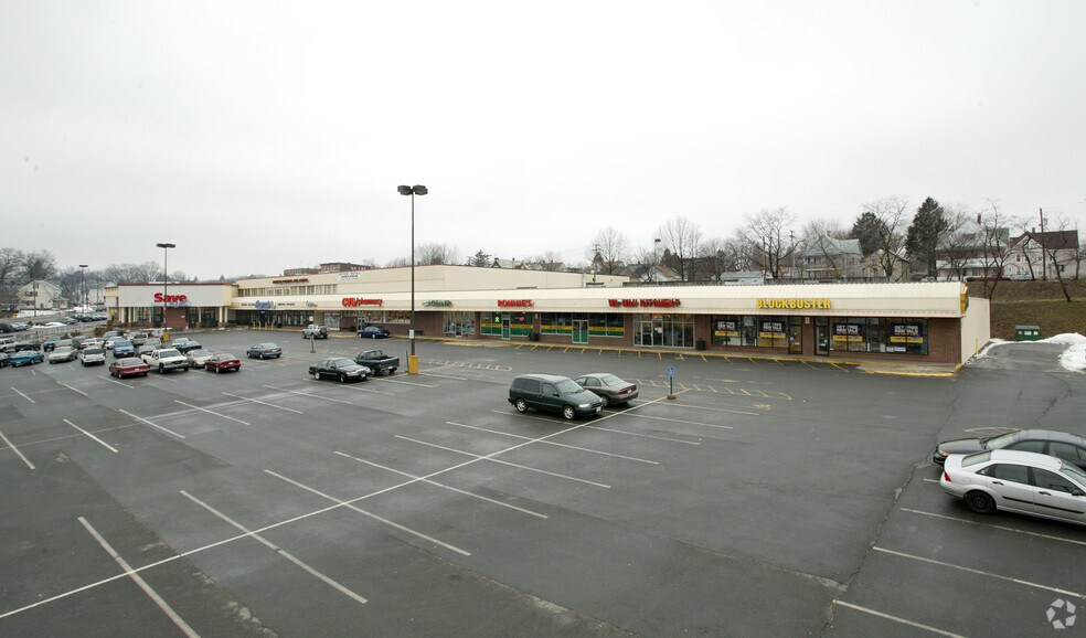 209-235 South St, Holyoke, MA à louer - Photo de l’immeuble – Image 3 sur 12