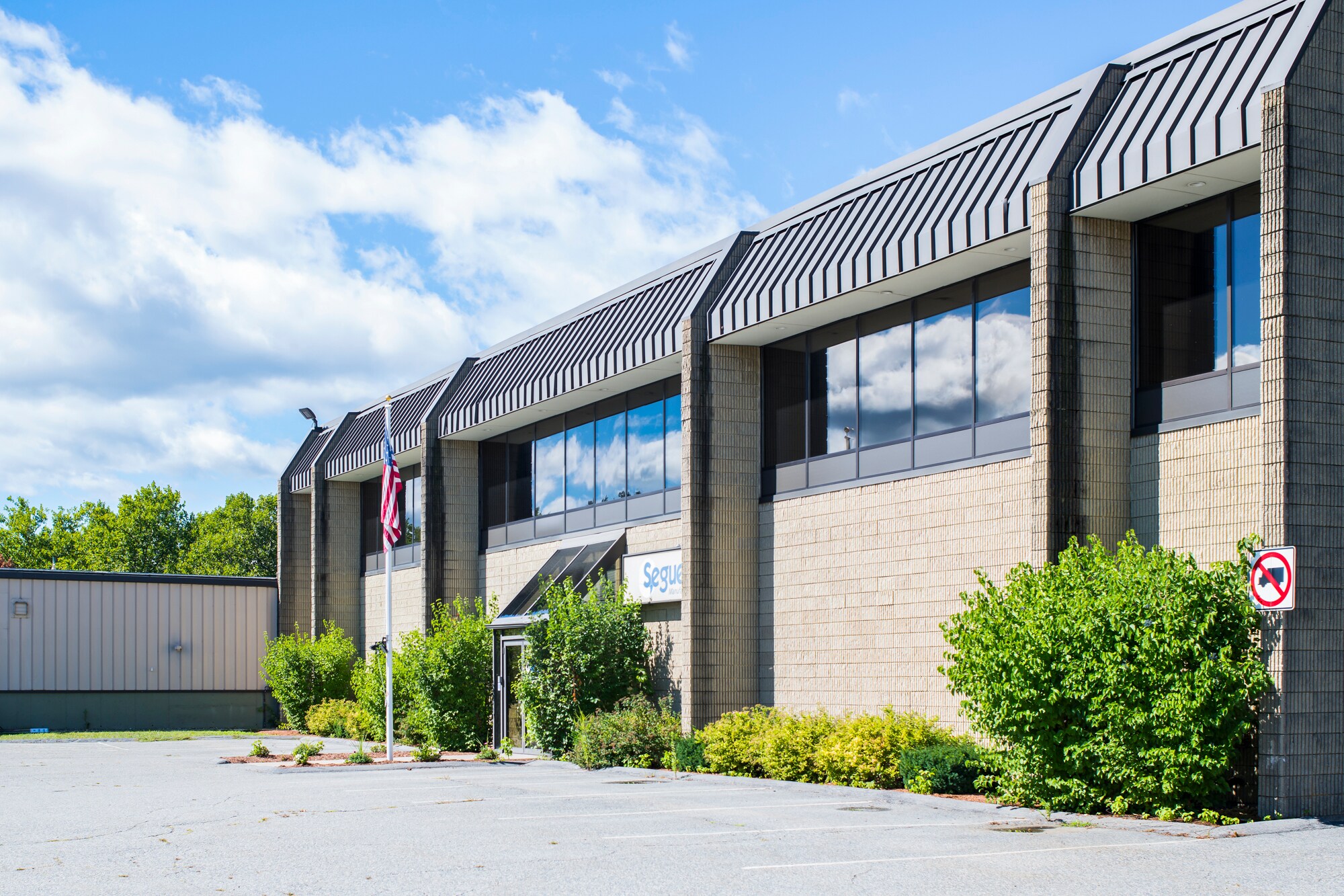 70 Industrial Ave E, Lowell, MA à louer Photo principale– Image 1 sur 12