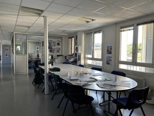 Plus de détails pour Bureau à vendre