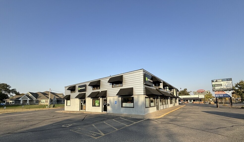 500 W Main St, Anoka, MN à louer - Photo de l’immeuble – Image 2 sur 14