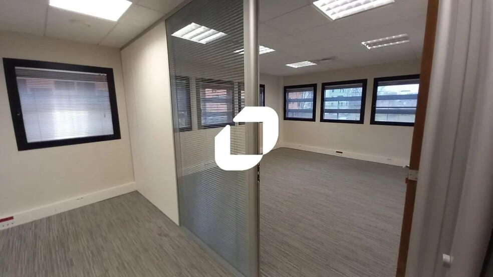 Bureau dans Loos à louer - Photo de l’immeuble – Image 3 sur 5