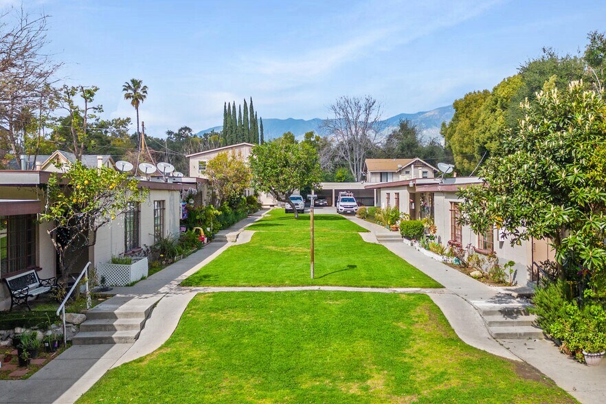 485 E Washington Blvd, Pasadena, CA à vendre - Photo de l’immeuble – Image 3 sur 17