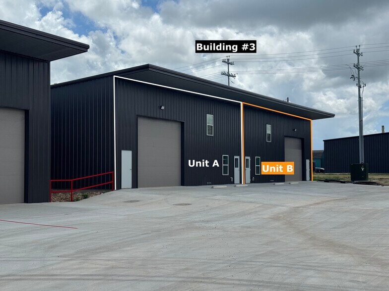 450 Hwy 290 E, Elgin, TX à louer - Photo de l’immeuble – Image 3 sur 22