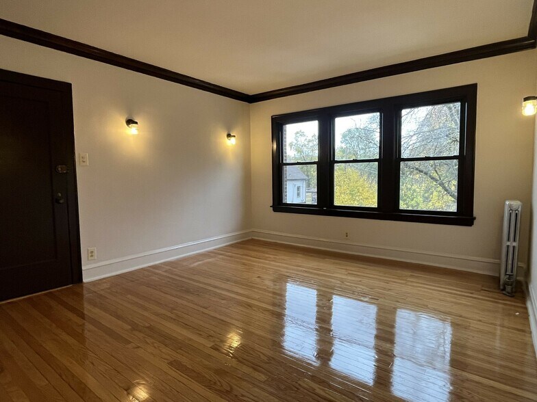 1502 E 74th St, Chicago, IL à vendre - Photo de l’immeuble – Image 2 sur 5
