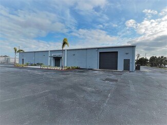 Plus de détails pour 6850 Cross Bayou Dr, Seminole, FL - Industriel/Logistique à louer