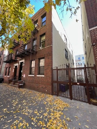 Plus de détails pour 3149 33rd St, Astoria, NY - Logement à vendre