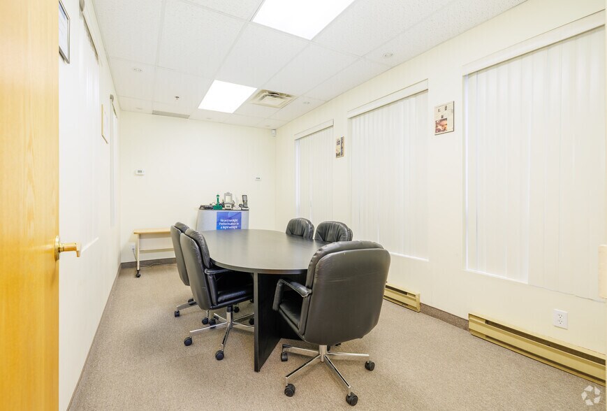 2367 Rue Guénette, Saint-Laurent, QC à vendre - Photo intérieure – Image 3 sur 21