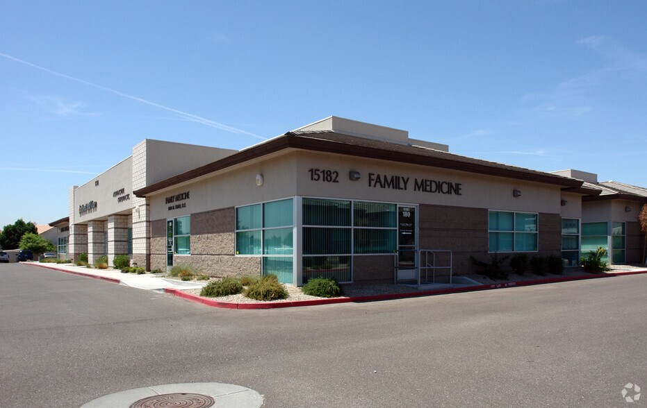 15182 N 75th Ave, Peoria, AZ à vendre - Photo de l’immeuble – Image 3 sur 16