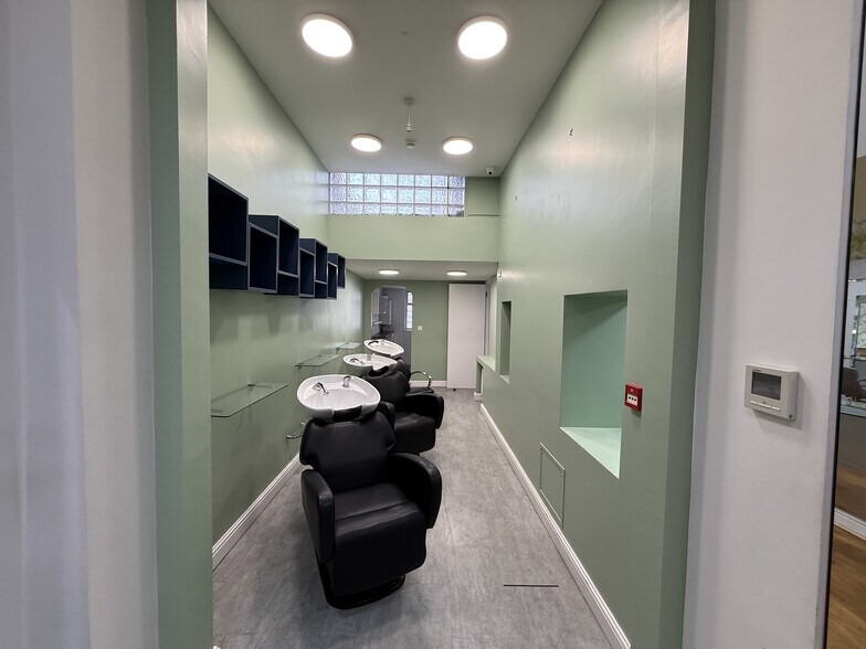 25 Bedford Hl, Londres à louer - Photo de l’immeuble – Image 3 sur 12