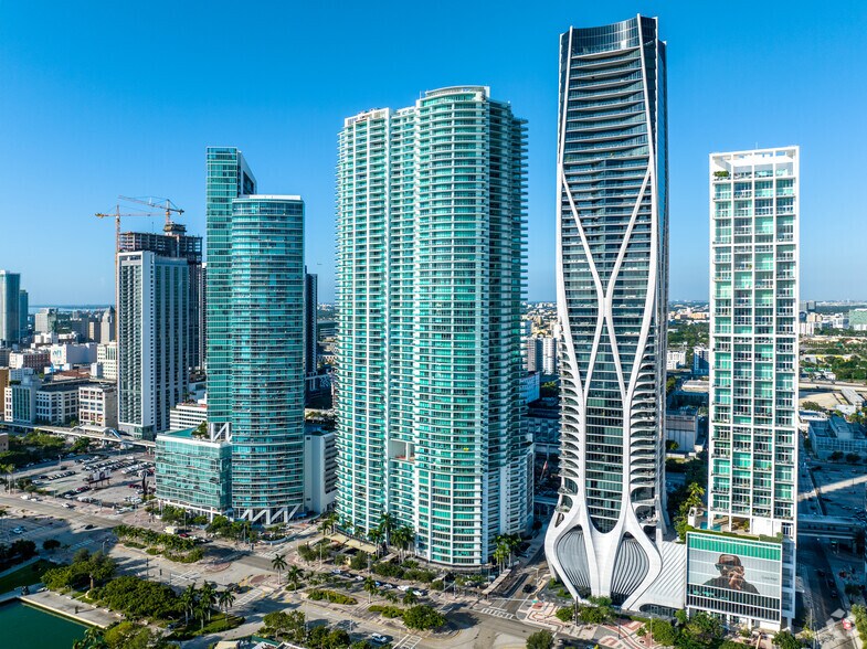 900 Biscayne Blvd, Miami, FL à louer - Photo de l’immeuble – Image 2 sur 12