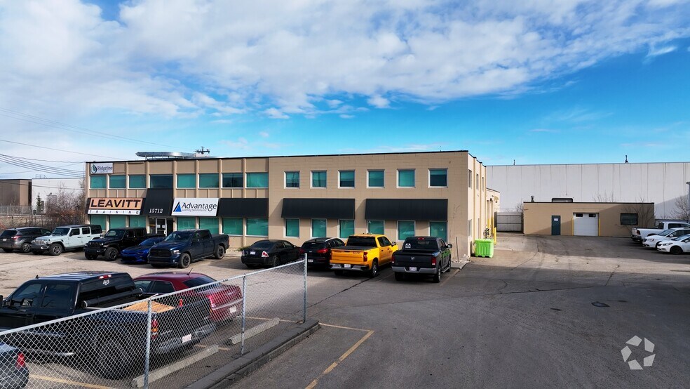 15712 112 Ave, Edmonton, AB à vendre - Vidéo aérienne – Image 2 sur 28