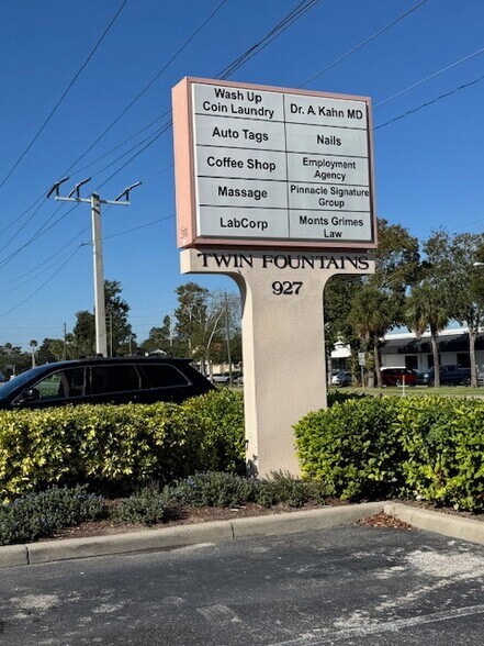 927 Beville Rd, Daytona Beach, FL à louer - Photo de l’immeuble – Image 2 sur 17