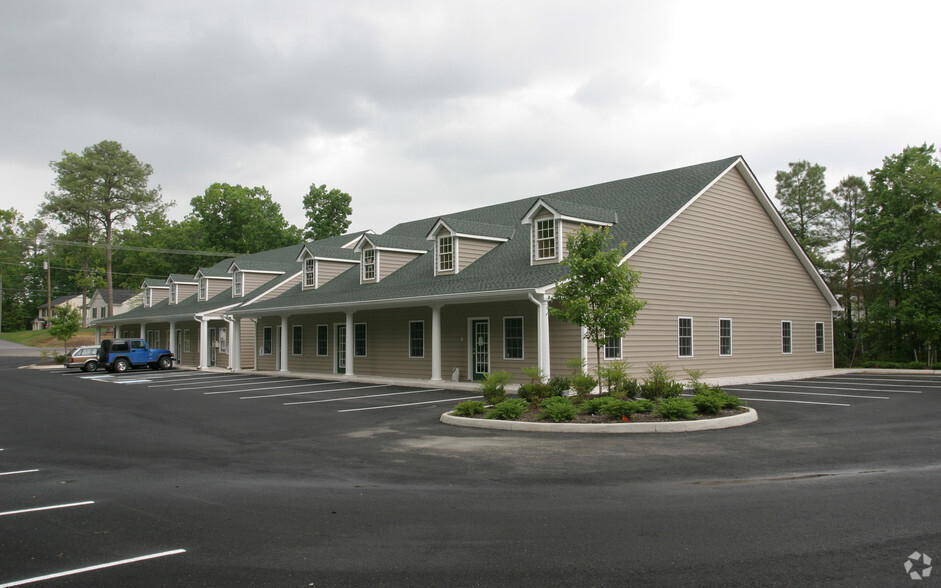2651-2679 Osborne Rd, Chester, VA à louer - Photo de l’immeuble – Image 2 sur 8