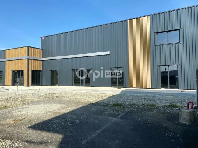 Plus de détails pour Local commercial à louer