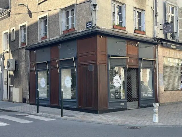 Local commercial dans Orléans à louer Photo de l’immeuble– Image 1 sur 2