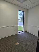 4303 Vineland Rd, Orlando, FL à louer Photo intérieure– Image 2 sur 10