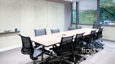 80 Hammersmith Rd, Londres à louer Photo intérieure– Image 2 sur 3