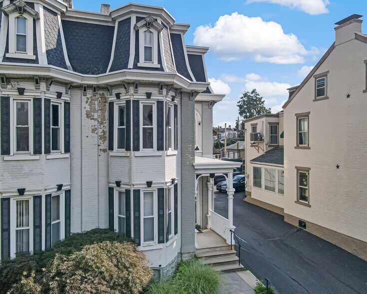 207 W Broad St, Bethlehem, PA à vendre - Photo de l’immeuble – Image 2 sur 59