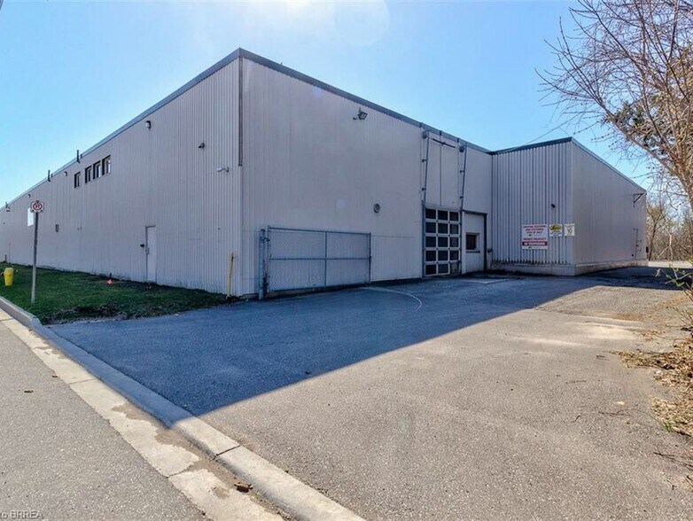 80 Second Av W, Simcoe, ON à vendre - Photo de l’immeuble – Image 2 sur 5