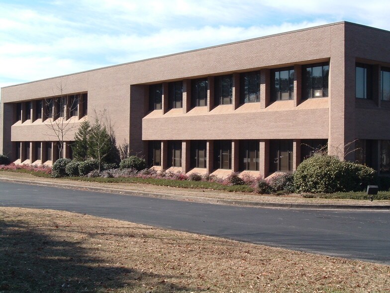 4815 Bradford Dr, Huntsville, AL à louer - Photo de l’immeuble – Image 2 sur 22