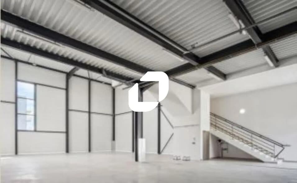 Local d’activités dans Chalifert à louer - Photo de l’immeuble – Image 2 sur 12