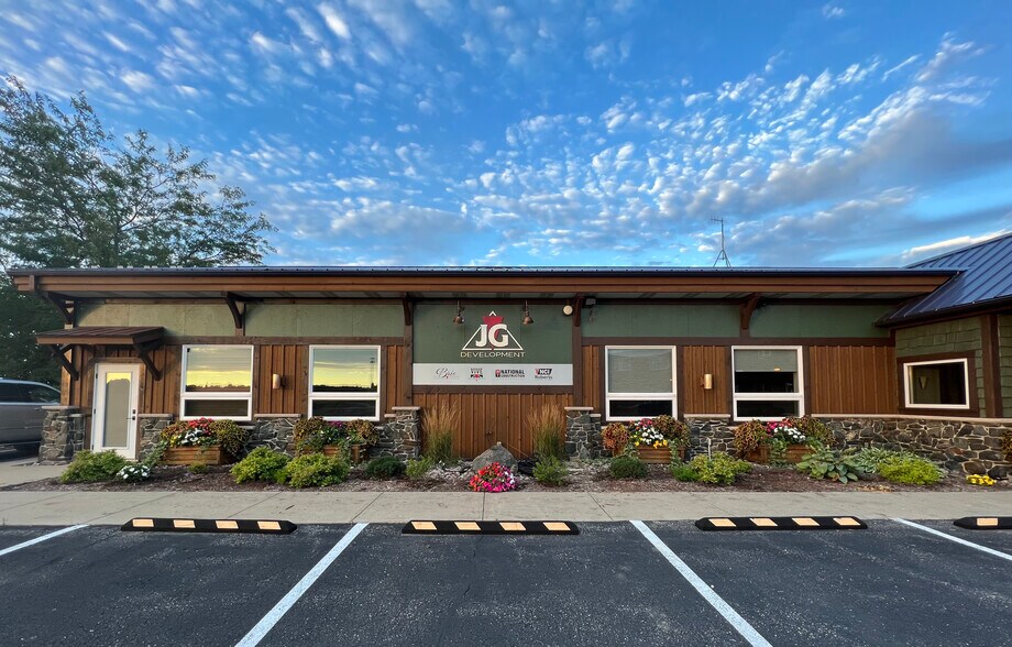 4070 E Brigham Rd, Blue Mounds, WI à vendre - Photo de l’immeuble – Image 1 sur 42