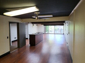 1767 Market St, Redding, CA à louer Photo de l’immeuble– Image 1 sur 19