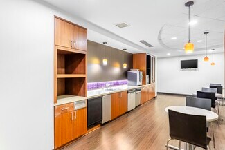 Plus de détails pour 2300 Main St, Kansas City, MO - Coworking à louer