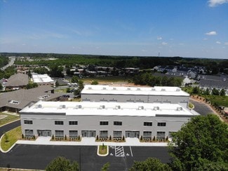 Plus de détails pour 7500 Waterside Peak Dr, Denver, NC - Local d'activités à louer