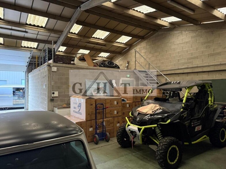 Industriel/Logistique dans Ozoir-la-Ferrière à louer - Photo intérieure – Image 3 sur 5