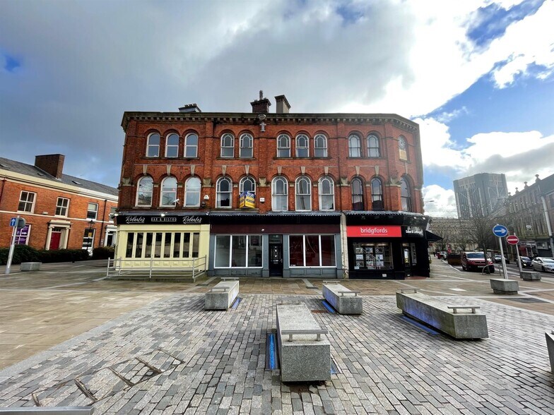 9 Sudell Cross, Blackburn à louer - Photo de l’immeuble – Image 2 sur 2