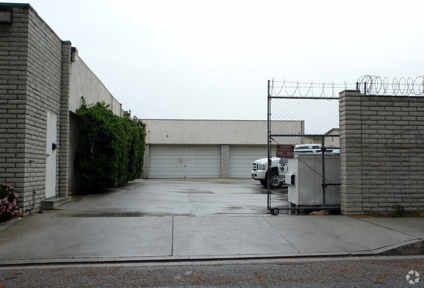 109 E 3rd St, San Bernardino, CA à vendre - Photo de l’immeuble – Image 2 sur 2