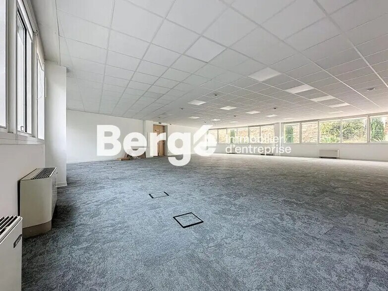Bureau dans SOPHIA ANTIPOLIS à louer - Photo de l’immeuble – Image 3 sur 6