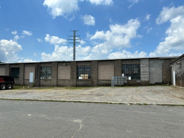 257 Roosevelt Dr, Derby, CT à louer - Photo de l’immeuble – Image 3 sur 6