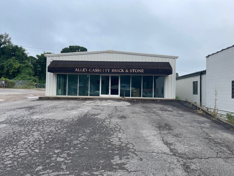 814 Crossland Ave, Clarksville, TN à louer - Photo de l’immeuble – Image 2 sur 33