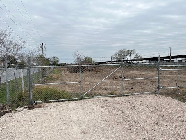 1710 N Closner Blvd, Edinburg, TX à louer - Photo principale – Image 1 sur 27