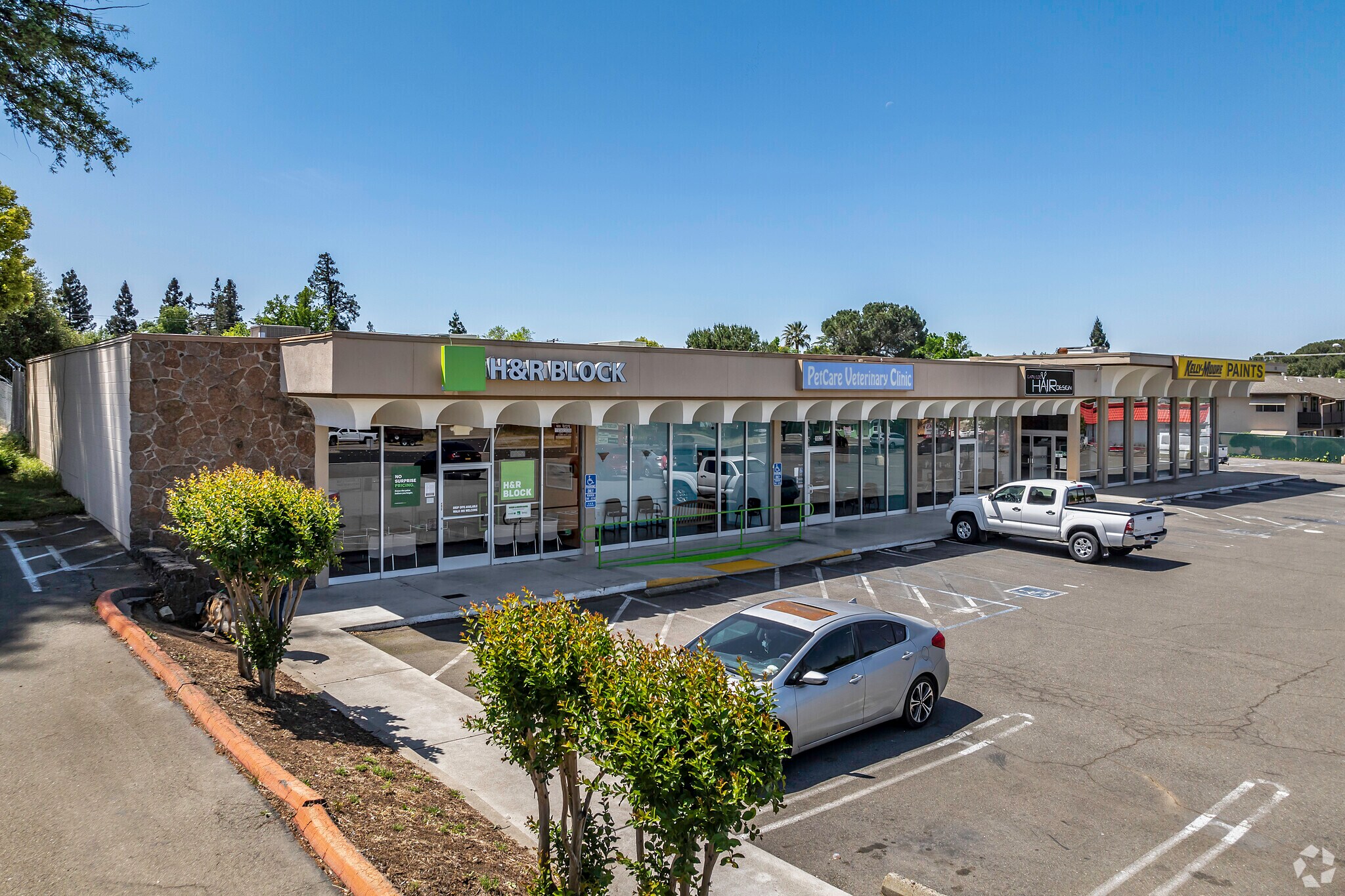 1018 Douglas Blvd, Roseville, CA à louer Photo principale– Image 1 sur 11