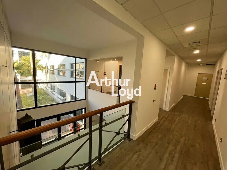 Bureau dans SOPHIA ANTIPOLIS à louer - Photo de l’immeuble – Image 2 sur 6