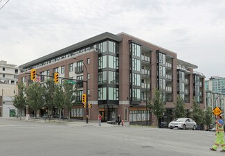 Plus de détails pour 220-250 Lonsdale Ave, North Vancouver, BC - Logement à vendre