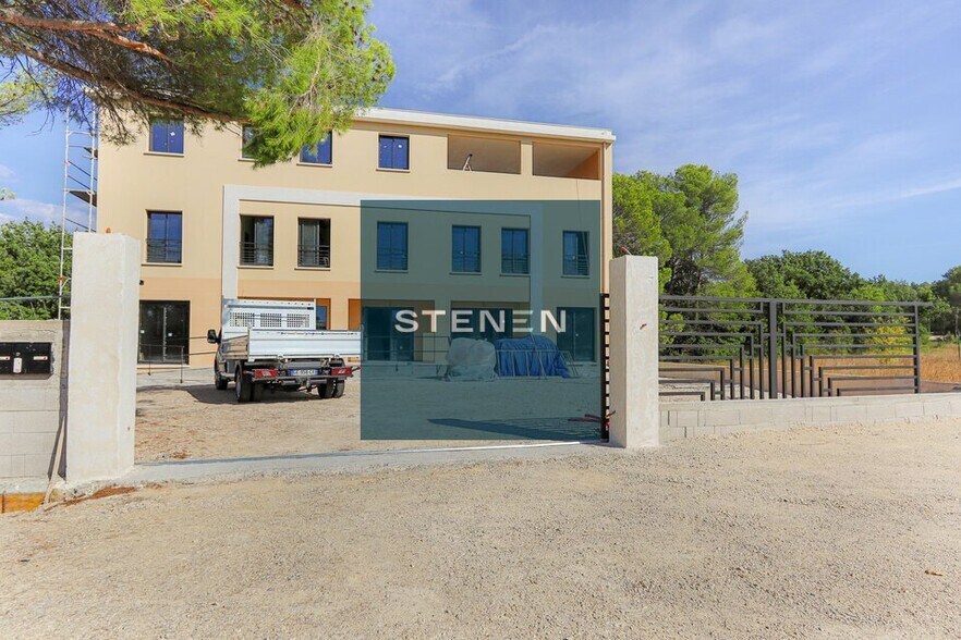 Bureau dans Rousset à louer - Photo de l’immeuble – Image 1 sur 7