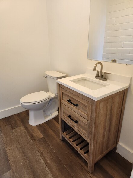 602-604 E Davis St, Grand Prairie, TX à vendre - Photo de l’immeuble – Image 3 sur 7