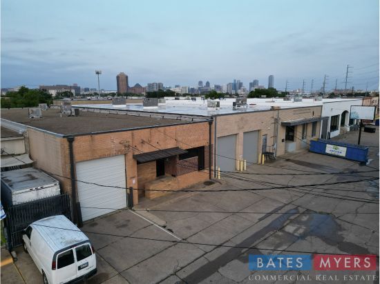 2560 Irving Blvd, Dallas, TX à vendre - Photo de l’immeuble – Image 2 sur 6
