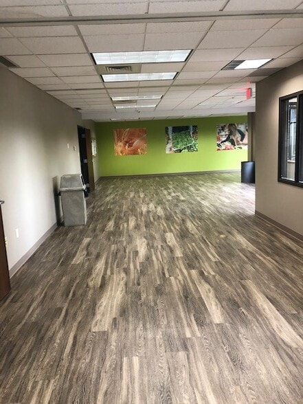 5200 Stoneham Rd, Canton, OH à louer - Photo intérieure – Image 2 sur 7