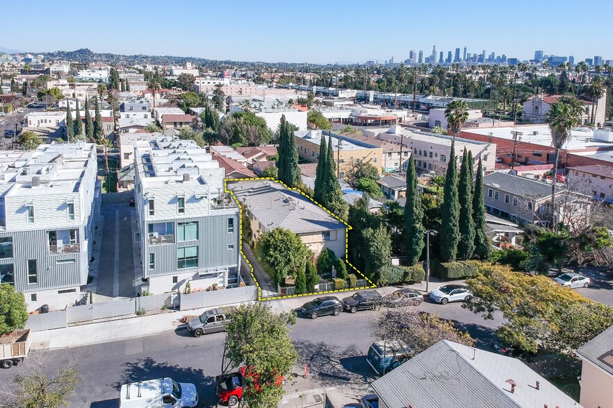 1140 N Beachwood Dr, Los Angeles, CA à vendre - Photo de l’immeuble – Image 1 sur 10