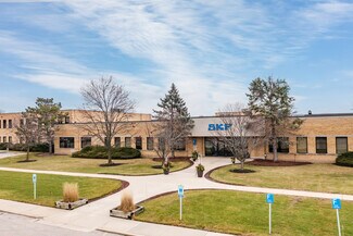 Plus de détails pour 900 N State St, Elgin, IL - Industriel/Logistique à louer