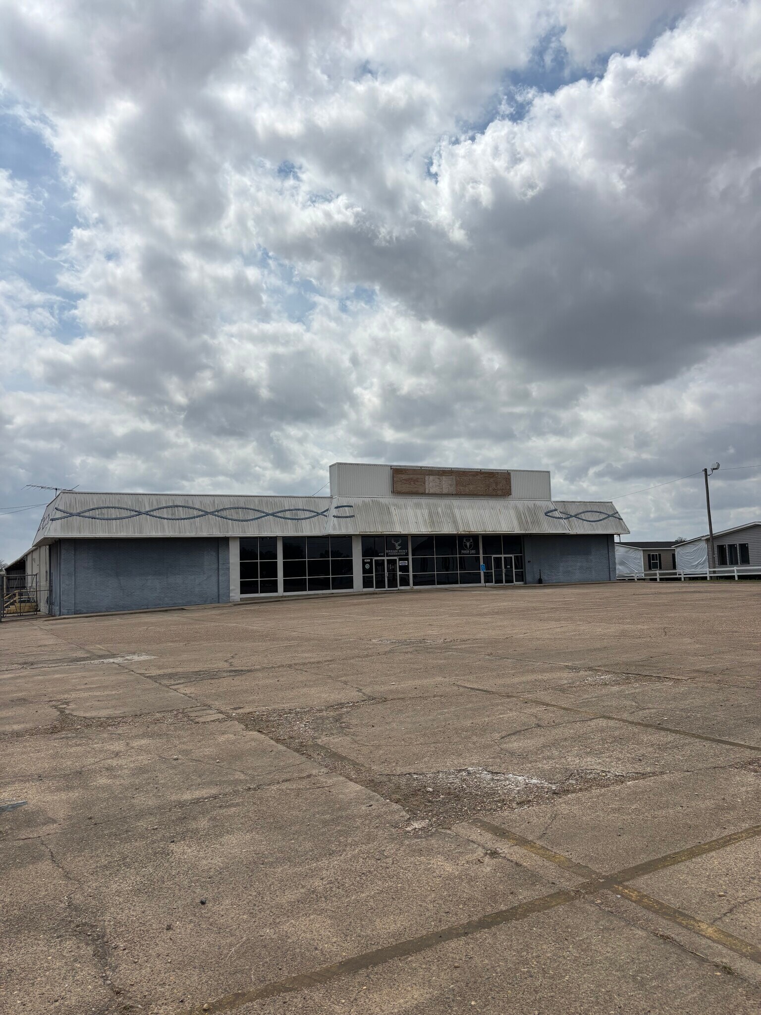 4306 E Texas St, Bossier City, LA à vendre Photo principale– Image 1 sur 15