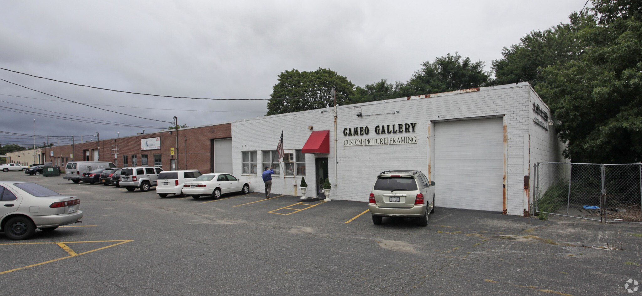 5 Burns Ave, Hicksville, NY à louer Photo principale– Image 1 sur 3